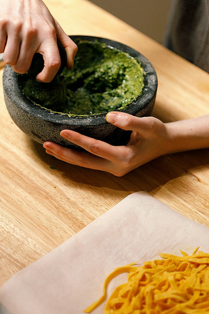 pesto-mozsar-recept-bazsalikom